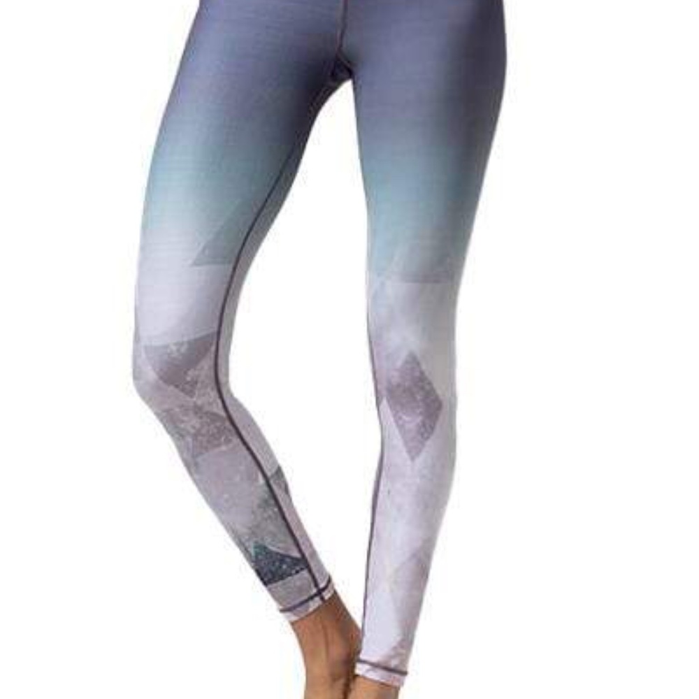 **SOLD**  NWT Sol & Mane Silver Pines Leggings M